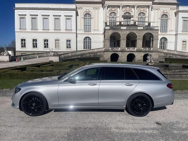Gebraucht 2019 Mercedes E200 Avantgarde Kombi | € 27.190 (Fairer Preis) - Bild 1/4