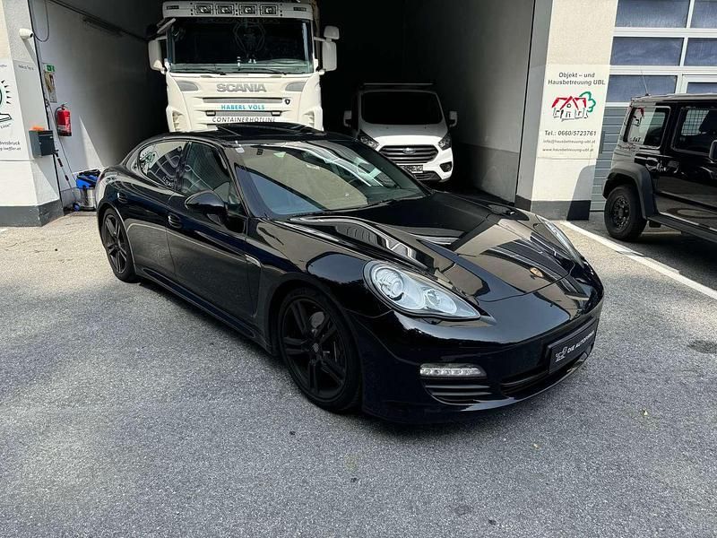 Schwarz Gebraucht 2011 Porsche Panamera Basis Limousine | € 28.900 - Bild 1/4