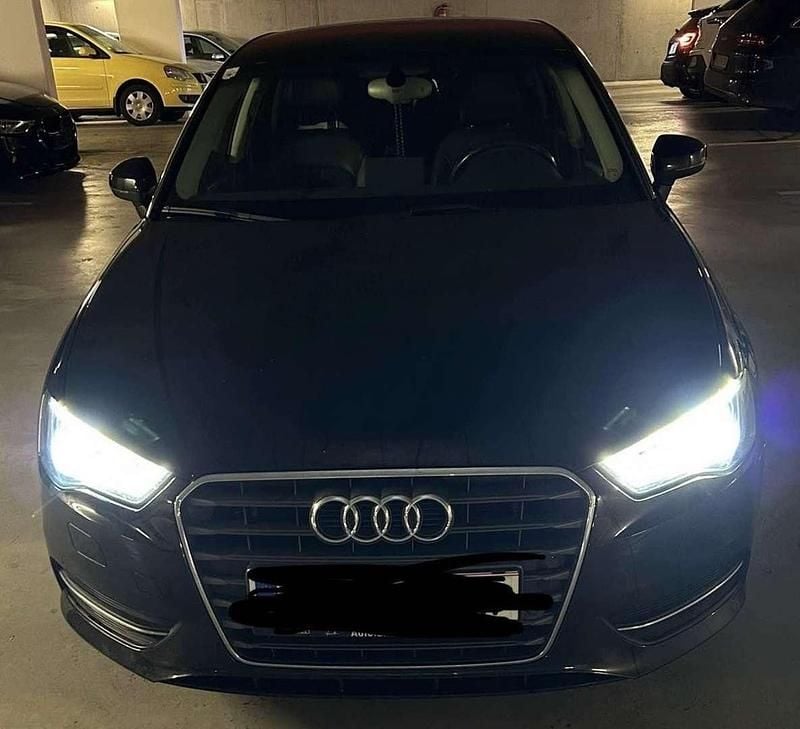 Gebraucht Audi A3 Ambiente 110 PS (80 kW) 2015 Schwarz Kleinwagen