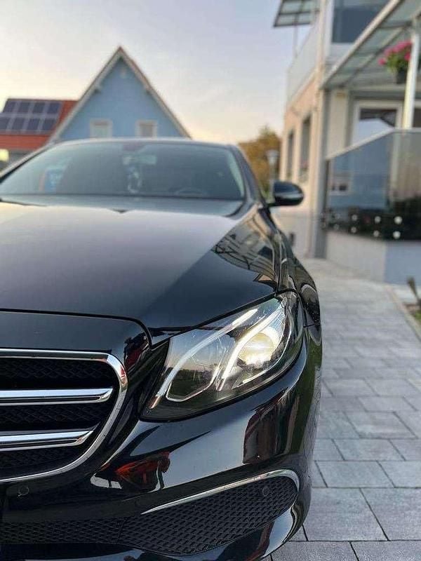 Schwarz Gebraucht 2019 Mercedes E200 Avantgarde Limousine | € 26.900 (Superpreis) - Bild 1/4