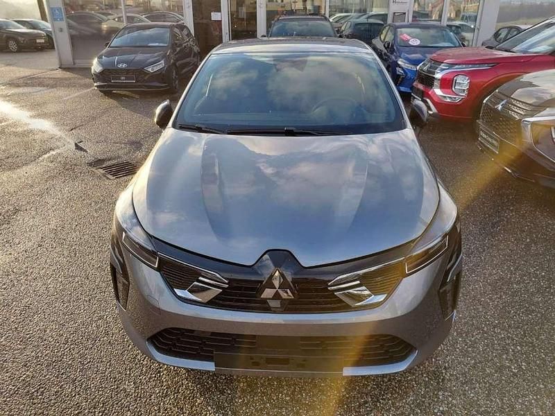 Neu Mitsubishi Colt Intense 94 PS (69 kW) 2025 Grau Limousine