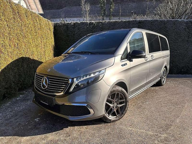 Grau Gebraucht 2022 Mercedes EQV300 Exclusive Kombi | € 39.840 (Guter Preis) - Bild 1/4