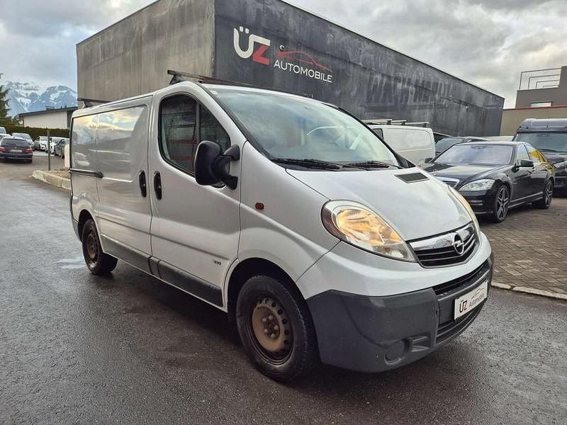 Gebraucht Opel Vivaro 114 PS (83 kW) 2011 Weiß Van / Kleinbus