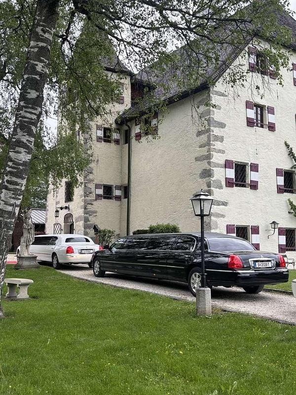 Weiß Gebraucht 2008 Lincoln Town Car Limousine | € 21.600 - Bild 1/4