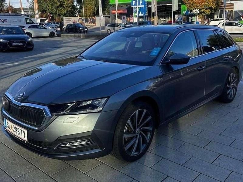 Grau Gebraucht 2024 Skoda Octavia Style Kombi | € 29.800 (Fairer Preis) - Bild 1/4