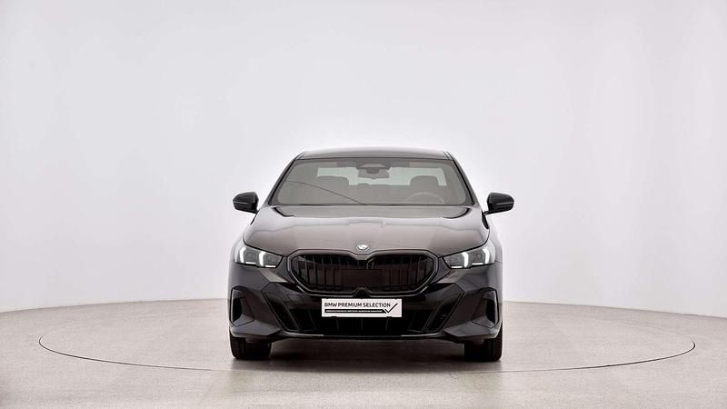 Gebraucht BMW 520 M Sport 197 PS (144 kW) 2023 Schwarz Limousine