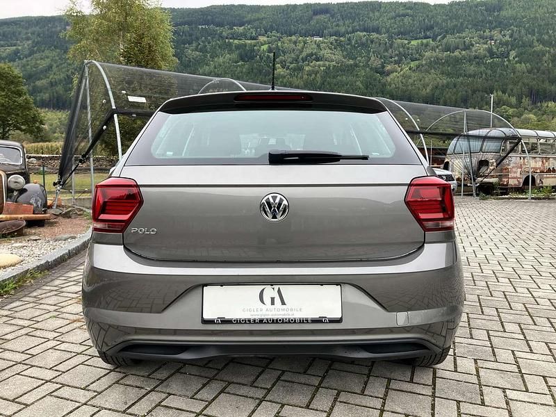 Gebraucht VW Polo 65 PS (47 kW) 2017 Grau Limousine