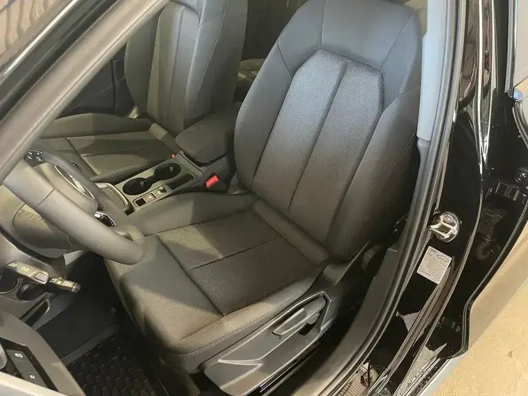 Gebraucht Audi A3 Ambiente 116 PS (85 kW) 2025 Schwarz  normal Limousine