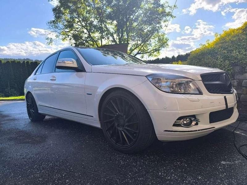 Gebraucht Mercedes C180 Elegance 156 PS (114 kW) 2008 Weiß Limousine