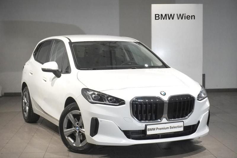Weiß Gebraucht 2022 BMW 218 Active Tourer Efficient Dynamics Van / Kleinbus | € 26.990 (Guter Preis) - Bild 1/4