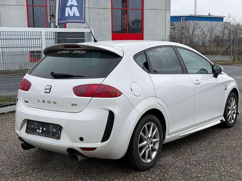 Gebraucht Seat Leon 105 PS (77 kW) 2012 Weiß Limousine