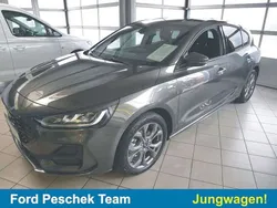 Grau Gebraucht 2023 Ford Focus ST-Line Limousine | € 21.500 (Guter Preis)