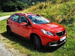 Rot Gebraucht 2017 Peugeot 2008 S SUV | € 9.400 (Fairer Preis)