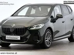 Grün Gebraucht 2024 BMW 225 Active Tourer Efficient Dynamics Van / Kleinbus | € 44.992 (Teuer)