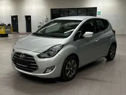 Silber Gebraucht 2016 Hyundai ix20 Van / Kleinbus | € 9.900