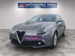 Grau Gebraucht 2017 Alfa Romeo Giulietta Super Kleinwagen | € 14.490 (Fairer Preis)