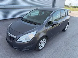 Grau Gebraucht 2014 Opel Meriva Active Van / Kleinbus | € 5.990 (Etwas zu teuer)