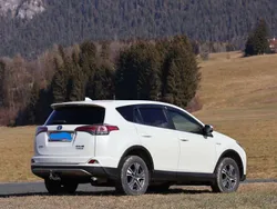 Weiß Gebraucht 2017 Toyota RAV4 Active SUV | € 18.999 (Fairer Preis)
