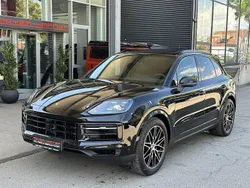 Chromitschwarz Gebraucht 2024 Porsche Cayenne SUV | € 109.990 (Superpreis)