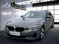 Grau Gebraucht 2022 BMW 520 Kombi | € 34.900 (Guter Preis)