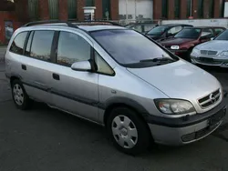 Grau Gebraucht 2003 Opel Zafira Van / Kleinbus | € 1.490 (Fairer Preis)
