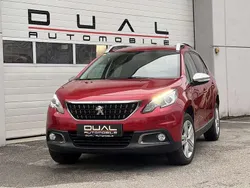 Rot Gebraucht 2017 Peugeot 2008 Style SUV | € 10.900 (Fairer Preis)