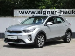 Silber Neu 2024 Kia Stonic Silver SUV | € 19.990 (Fairer Preis)