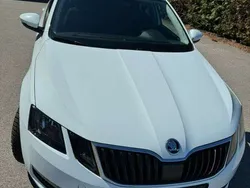 Weiß Gebraucht 2017 Skoda Octavia Ambition Kombi | € 7.000 (Guter Preis)
