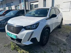 Weiß Gebraucht 2022 Peugeot 2008 Style SUV | € 17.900 (Superpreis)