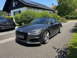 Grau Gebraucht 2016 Audi TT Roadster S-Line Cabrio | € 23.900