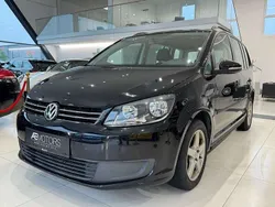 Schwarz Gebraucht 2011 VW Touran Trendline Van / Kleinbus | € 7.880 (Fairer Preis)