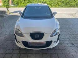 Weiß Gebraucht 2012 Seat Leon Limousine | € 6.500 (Etwas zu teuer)