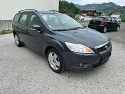 Grau Gebraucht 2010 Ford Focus Kombi | € 4.990 (Etwas zu teuer)