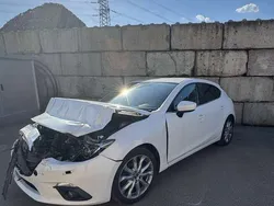 Weiß Gebraucht 2016 Mazda 3 Limousine | € 4.000