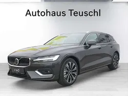 Grau platinum graumetallic metallic Gebraucht 2023 Volvo V60 Plus Kombi | € 45.300 (Teuer)