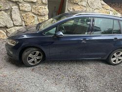 Blau Gebraucht 2015 VW Golf Sportsvan Comfortline Van / Kleinbus | € 9.000