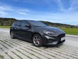 Grau Gebraucht 2018 Ford Focus Business Edition Limousine | € 10.400 (Guter Preis)