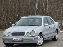 Silber Gebraucht 1999 Mercedes E280 Limousine | € 3.001