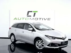 Grau Gebraucht 2017 Toyota Auris Edition Kombi | € 12.900 (Fairer Preis)