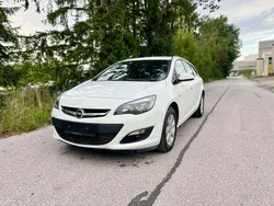 Weiß Gebraucht 2015 Opel Astra Sport Kombi | € 6.890 (Guter Preis)