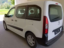 Weiß Gebraucht 2017 Peugeot Partner Tepee S Van / Kleinbus | € 9.900