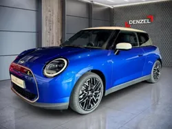 Blazing blue Neu 2024 Mini Cooper SE Kleinwagen | € 29.490 (Superpreis)