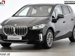 Saphirschwarz metall Gebraucht 2024 BMW 218 Active Tourer Luxury Line Van / Kleinbus | € 39.200 (Etwas zu teuer)