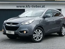 Grau Gebraucht 2011 Hyundai ix35 SUV | € 7.750 (Fairer Preis)