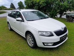 Weiß Gebraucht 2014 Skoda Octavia Kombi | € 6.900 (Fairer Preis)