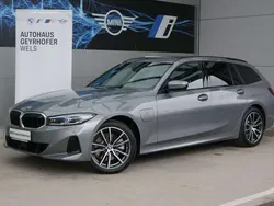Skyscraper grau metallic Gebraucht 2023 BMW 320e Shadowline Kombi | € 41.980 (Fairer Preis)
