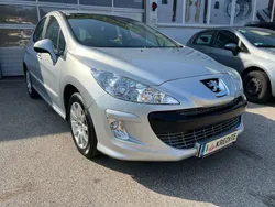 Silber Gebraucht 2011 Peugeot 308 Tendance Kleinwagen | € 4.700
