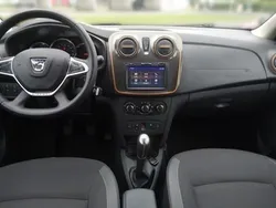 Grau Gebraucht 2018 Dacia Logan MCV Stepway Kombi | € 12.490 (Teuer)