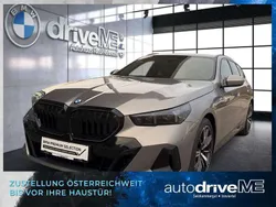 Grau Gebraucht 2025 BMW 540 Comfort Edition Kombi | € 89.900 (Superpreis)