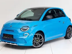 Blau Neu 2024 Abarth 500e Scorpionissima Kleinwagen | € 32.900 (Etwas zu teuer)